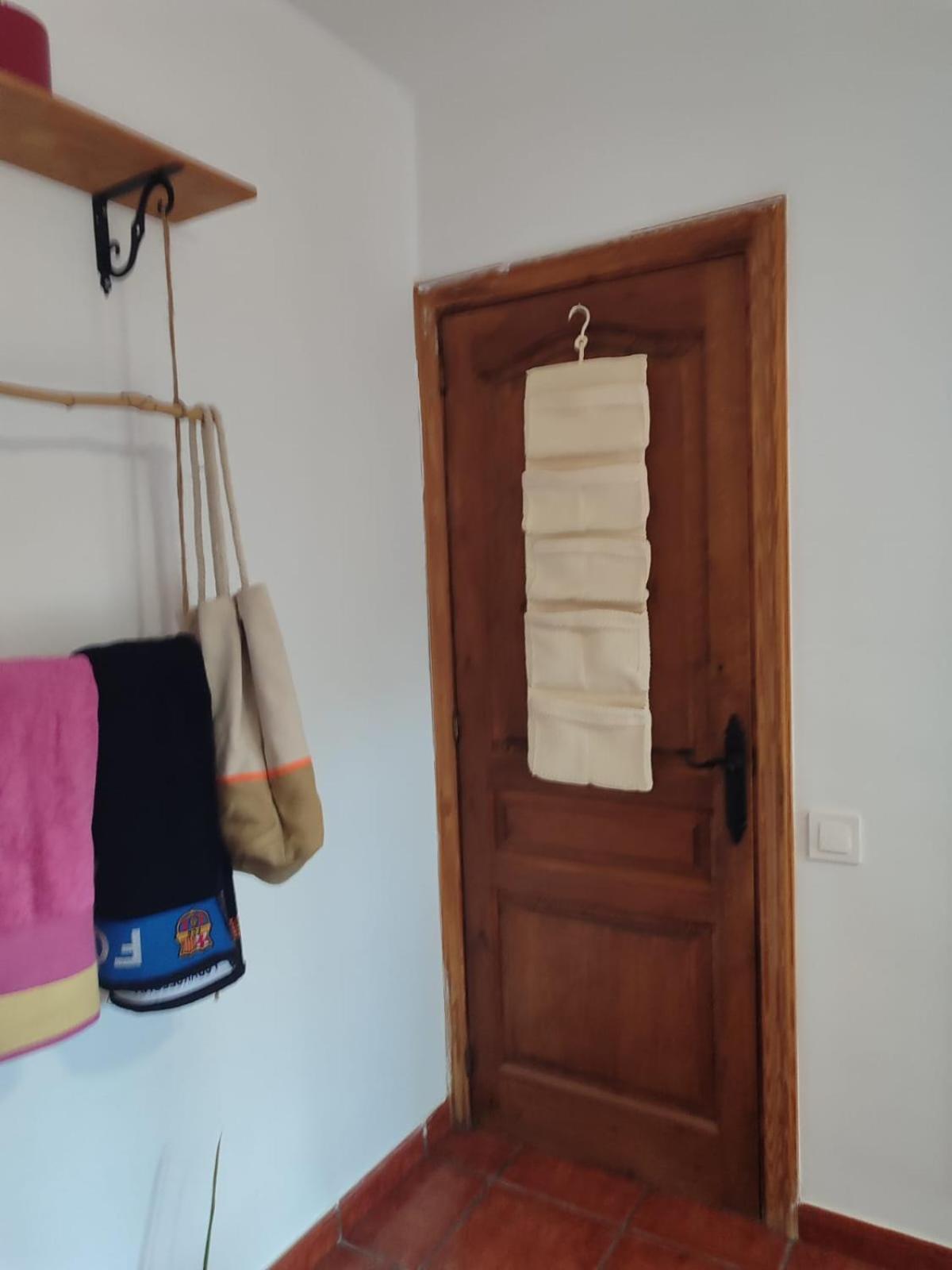 Habitacion Privada En Casa Particular, Montana Olesa de Bonesvalls Bagian luar foto